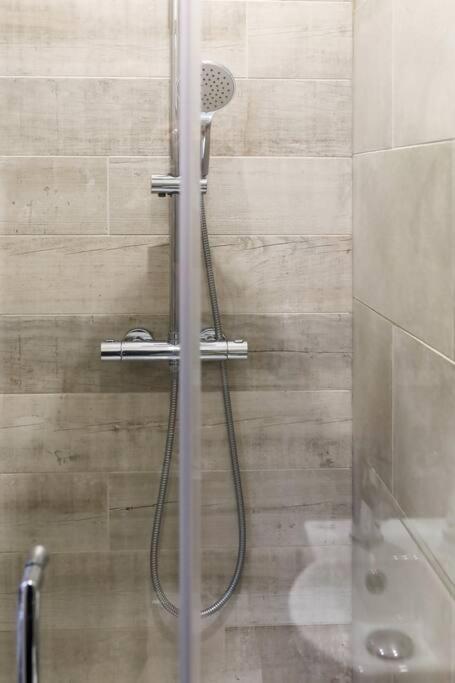 Bright And Spacious 1-Bdr Flat W/ Free Parking Reading Buitenkant foto