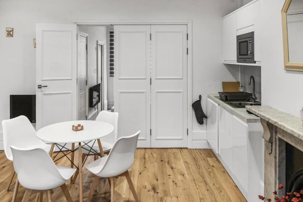 Bright And Spacious 1-Bdr Flat W/ Free Parking Reading Buitenkant foto