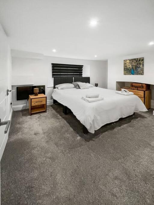 Bright And Spacious 1-Bdr Flat W/ Free Parking Reading Buitenkant foto